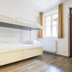 Отель Equity Point Prague Кровать в общем номере с двухъярусной кроватью фото 9