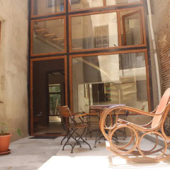 Отель Nest Hostel Tbilisi Грузия, Тбилиси - отзывы, цены и фото номеров - забронировать отель Nest Hostel Tbilisi онлайн балкон