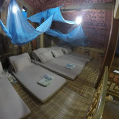 Отель Trek King Kong House Кровать в общем номере