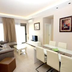 Отель Butua Residence 4* Улучшенные апартаменты с различными типами кроватей фото 2
