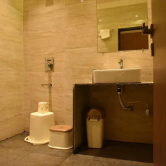 OYO 15123 Hotel Ryaan ванная фото 2