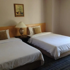 Отель Gardengrove Suites 4* Люкс