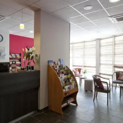 Отель Résidence Opéralia Grenoble Les Cèdres интерьер отеля