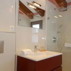 Отель Apartamentos El Palacete de Ainsa ванная