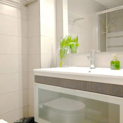 Отель Bizflats Garden House Барселона ванная