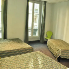 Отель H33 hôtel 2* Стандартный семейный номер с двуспальной кроватью