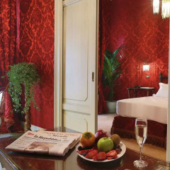 Hotel Locarno в номере