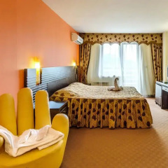 Отель Bansko Spa And Holidays Банско в номере