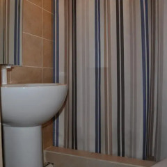 Гостиница B&B Sargul street Казахстан, Нур-Султан - отзывы, цены и фото номеров - забронировать гостиницу B&B Sargul street онлайн ванная фото 2