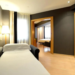 Hotel Barcelona Universal 4* Улучшенный номер с двуспальной кроватью фото 9