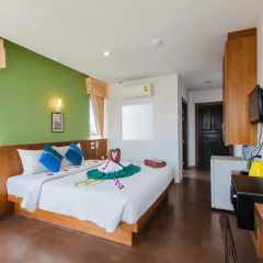 Отель Azure Bangla Phuket 3* Улучшенный номер фото 2