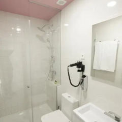Отель Vitium Urban Suites 3* Улучшенный номер с различными типами кроватей фото 7