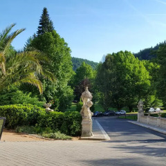 Отель Holiday Apartment Чехия, Карловы Вары - отзывы, цены и фото номеров - забронировать отель Holiday Apartment онлайн парковка
