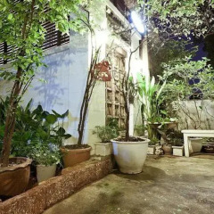 Отель Littlest Guesthouse Бангкок фото 5