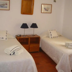 Отель Apartamentos Salema Praia Club комната для гостей