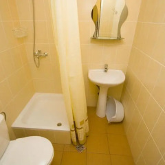 Гостиница Guest House Vinogradnaya 4 в Анапе отзывы, цены и фото номеров - забронировать гостиницу Guest House Vinogradnaya 4 онлайн Анапа ванная