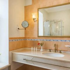 Фредерик Коклен Бутик отель 4* Полулюкс с различными типами кроватей фото 3