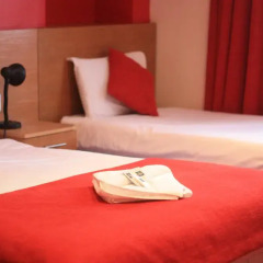 Newton Hotel 3* Стандартный семейный номер с различными типами кроватей