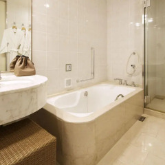 Отель Prince Sakura Tower 5* Номер Делюкс фото 2