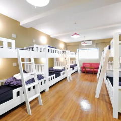 Отель Khaosan World Asakusa Ryokan Кровать в общем номере фото 8