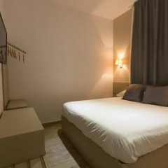 Отель Hostalin Barcelona Pg. de Gràcia 3* Стандартный номер с двуспальной кроватью фото 42