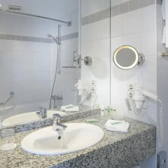 Отель Courtyard by Marriott Hannover Maschsee 4* Люкс с различными типами кроватей