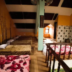 Отель Cam Ly Homestay Кровать в общем номере фото 12