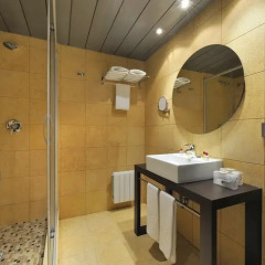 Salles Hotel Aeroport de Girona 4* Стандартный номер с различными типами кроватей фото 8