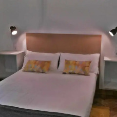 Frenteabastos Hostel & Suites Стандартный семейный номер с двуспальной кроватью