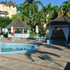 Апартаменты Beach Studio 18 бассейн