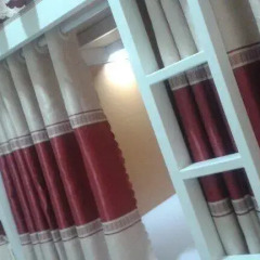 Отель Yen Ngoc Guesthouse Кровать в общем номере фото 15