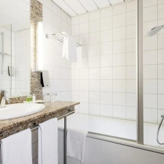 Отель NH Collection Berlin Mitte Am Checkpoint Charlie 4* Стандартный номер с разными типами кроватей фото 21