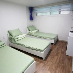 Отель Namsan Guesthouse 2* Стандартный номер с различными типами кроватей
