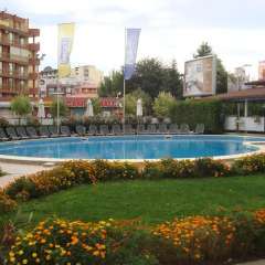 Отель Flores Park Apartments Болгария, Солнечный берег - отзывы, цены и фото номеров - забронировать отель Flores Park Apartments онлайн бассейн фото 3