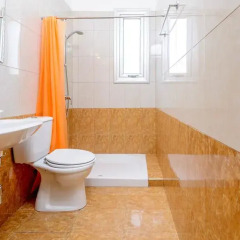 Отель Konnos Beach Villas ванная