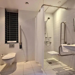 Отель Holiday Inn Express Warsaw Airport 3* Стандартный номер с различными типами кроватей фото 7