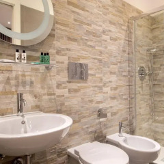 Отель Frattina Rooms Стандартный номер с двуспальной кроватью фото 14