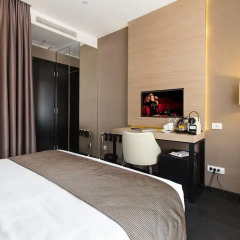 Отель Dominic & Smart Luxury Suites Republic Square 4* Номер Делюкс с различными типами кроватей фото 8