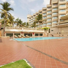The Gateway Hotel Beach Road парковка
