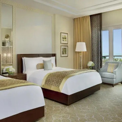 Отель The Ritz-Carlton, Dubai Стандартный номер с различными типами кроватей фото 6