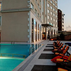 Elite Hotel Dragos бассейн