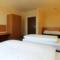 Comfort Hotel Lichtenberg 3* Стандартный семейный номер с различными типами кроватей фото 3
