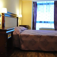 Vigo Grand Hotel сейф в номере