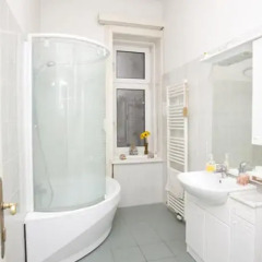 Отель Your sunny, central and quiet home ванная