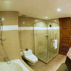 Отель DoubleTree by Hilton Bangkok Ploenchit 5* Номер Делюкс фото 3