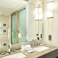 Отель Hilton Dubai Al Habtoor City Номер Делюкс с различными типами кроватей