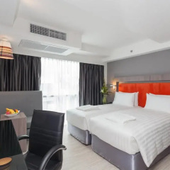 Grand 5 Hotel & Plaza Sukhumvit Bangkok 4* Номер Делюкс с различными типами кроватей фото 2