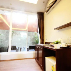Отель Feung Nakorn Balcony Rooms and Cafe 3* Люкс Премиум фото 4