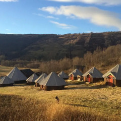 Отель Vestvatn - Arctic Cabins пляж