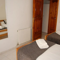Отель Apartamentos Bahia Испания, Барселона - отзывы, цены и фото номеров - забронировать отель Apartamentos Bahia онлайн комната для гостей фото 4